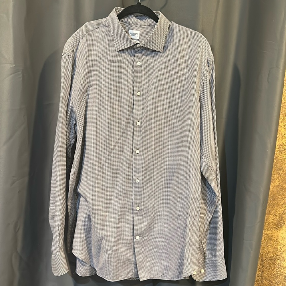 ARMANI COLLEZIONI Men’s Dress Shirt. Skinny-fit. Size 43/17 (XL).